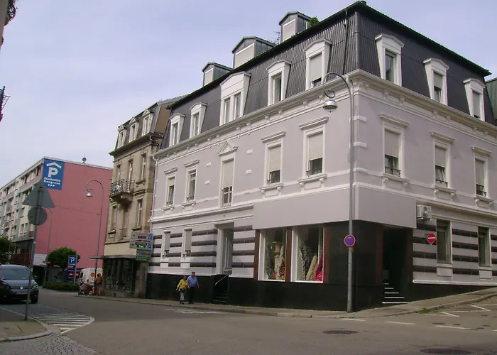 杜罗素套房 公寓 *