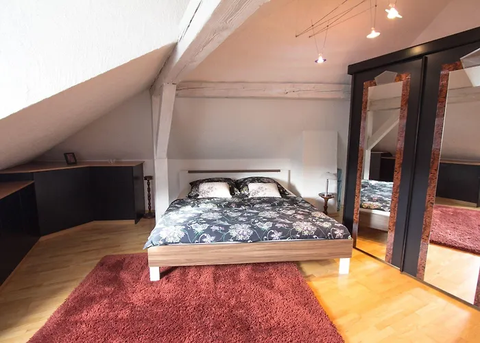 Du Russel Apartment *