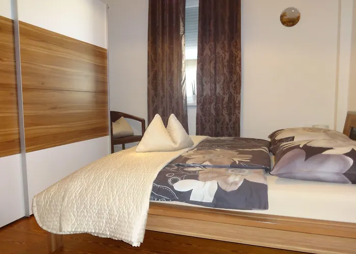 Du Russel Apartment *