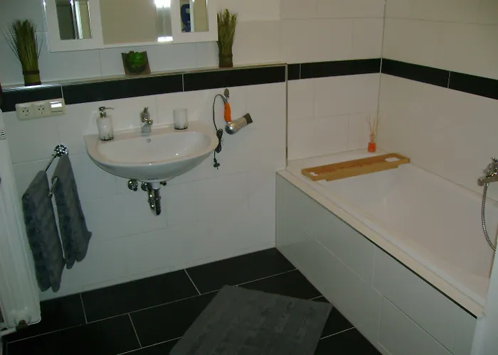 Du Russel Apartment *